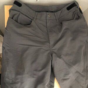 REI Novara Double Exposure Padded Bike Shorts Men's size S Gray Tan